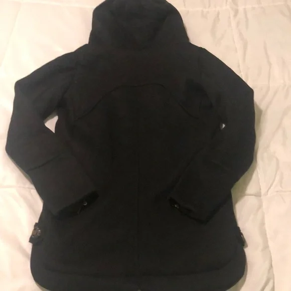 Warm zip up jacket in black with hoodie - Picture 7 of 8